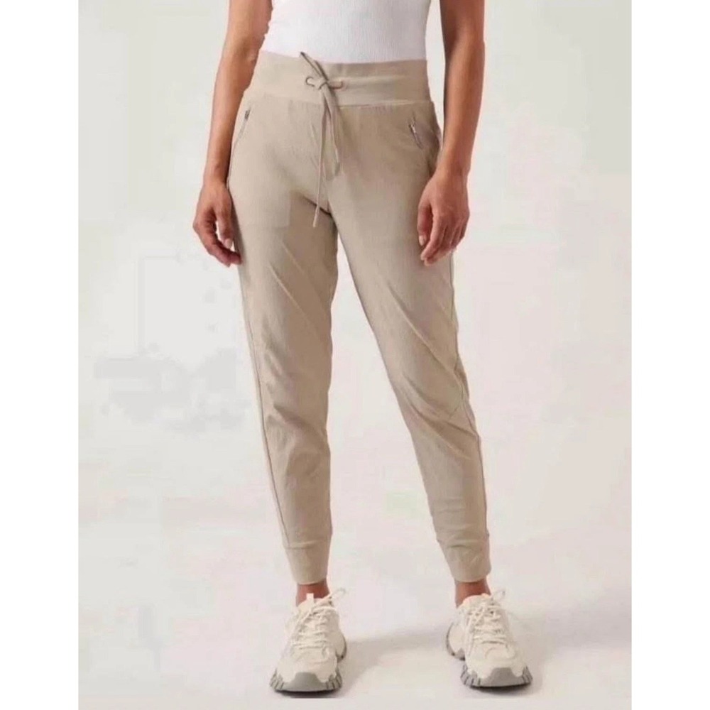 Athleta Trekkie North Jogger Pants Womens Size 6 Beige Hiking Trail